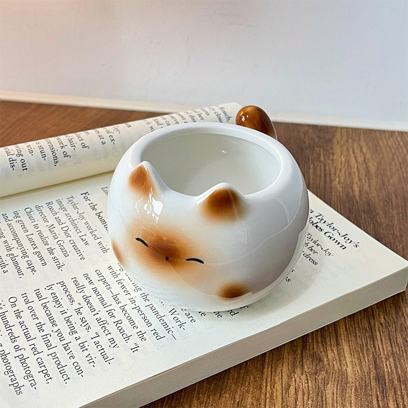 White And Brown Adorable Ceramic Cat Mug – Cute Creative Coffee Cup with Tail Handle (210ml)