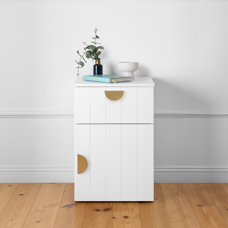 PORTO BEDSIDE TABLE – WHITE – VJ PANEL – HALF MOON BRASS