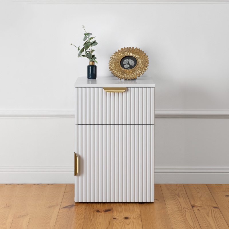 PORTO BEDSIDE TABLE – WHITE – FLUTED – PULL BRASS